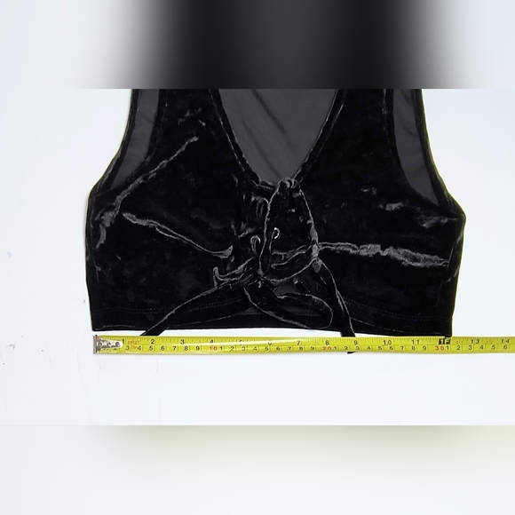 Forever 21 Black Velvet Goth Whimsigoth Cropped Front Lace Up Sleeveless Top M - Picture 5 of 8